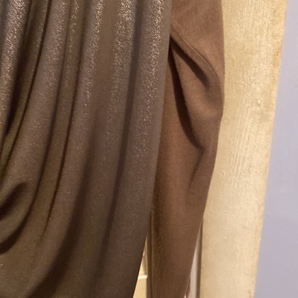 Brand & Label drape blouse - Picture 4 of 8